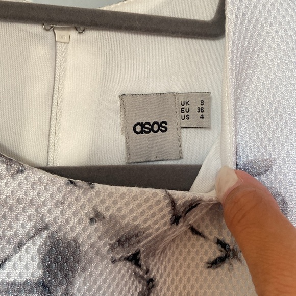 Asos Mono Floral Dress - US 4 - Picture 3 of 6